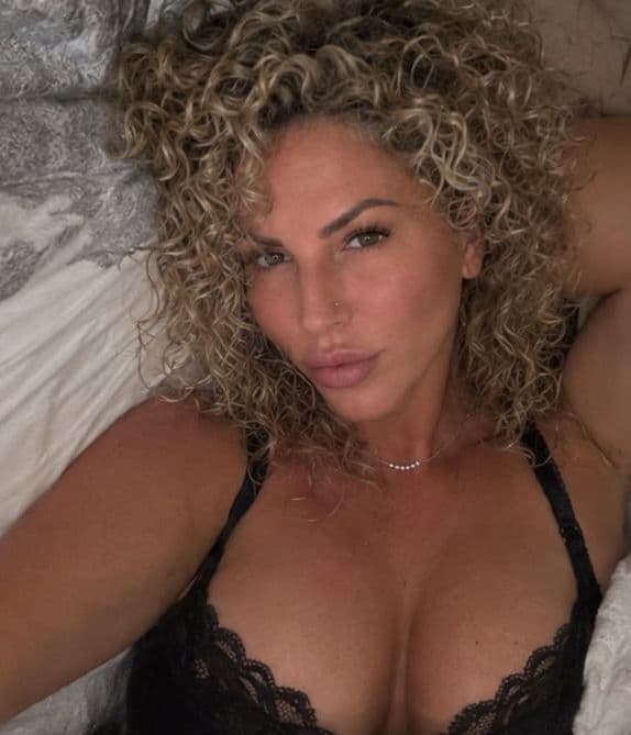 JULIA, 35 — massage therapist in London