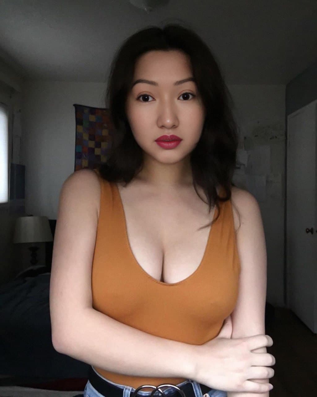 Mia, 26 — massage therapist in London