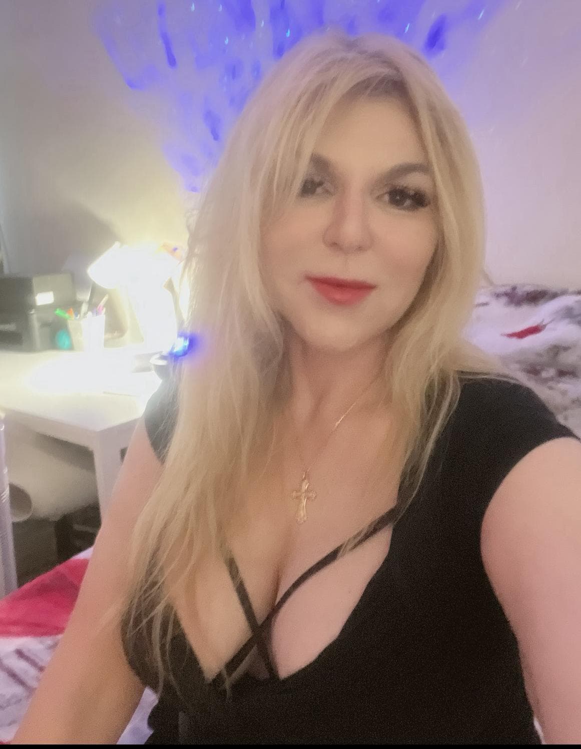 Alona, 47