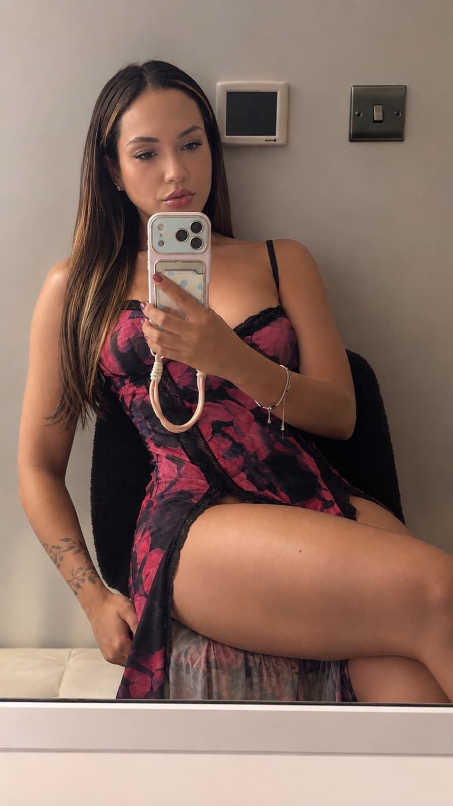 Ciara — Tantric Massage in London (photo 3 of 4)