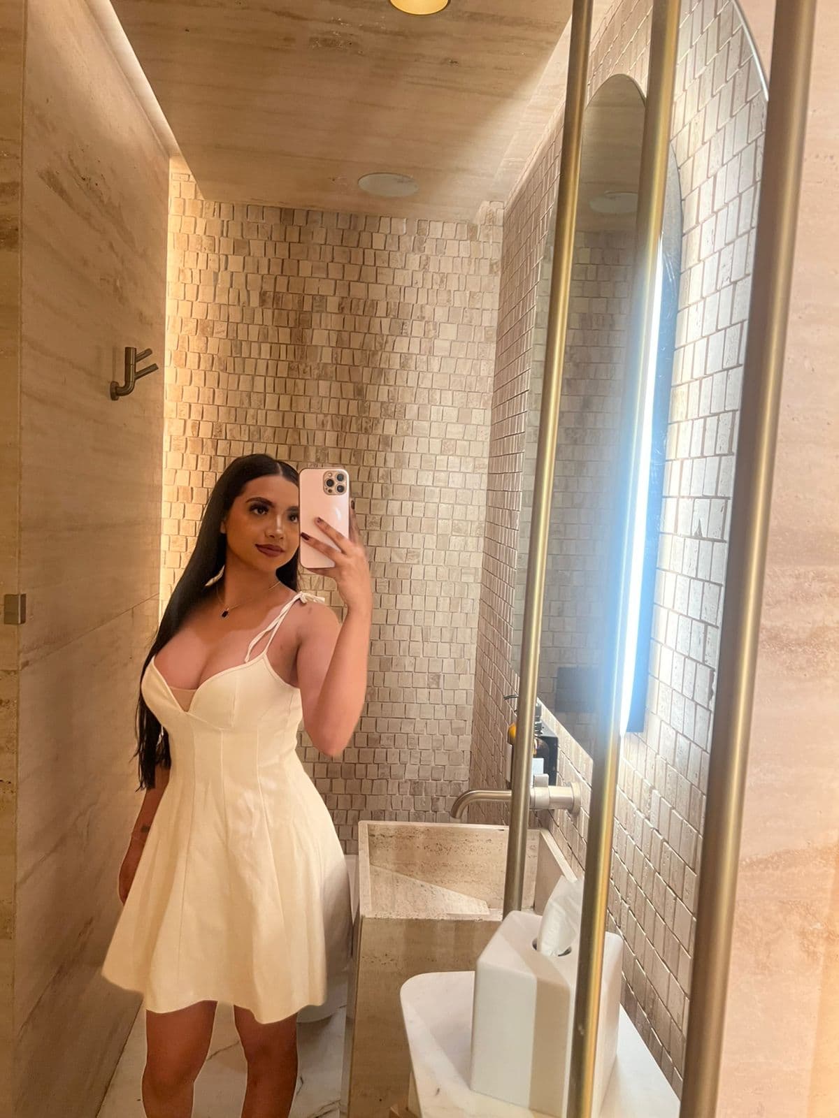 Marita, 23 — massage therapist in London