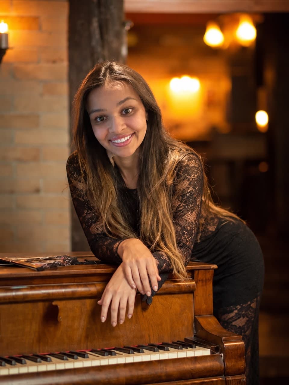 Zaya, 25
