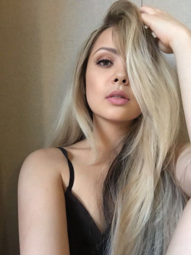 Toma, 24 — massage therapist in London