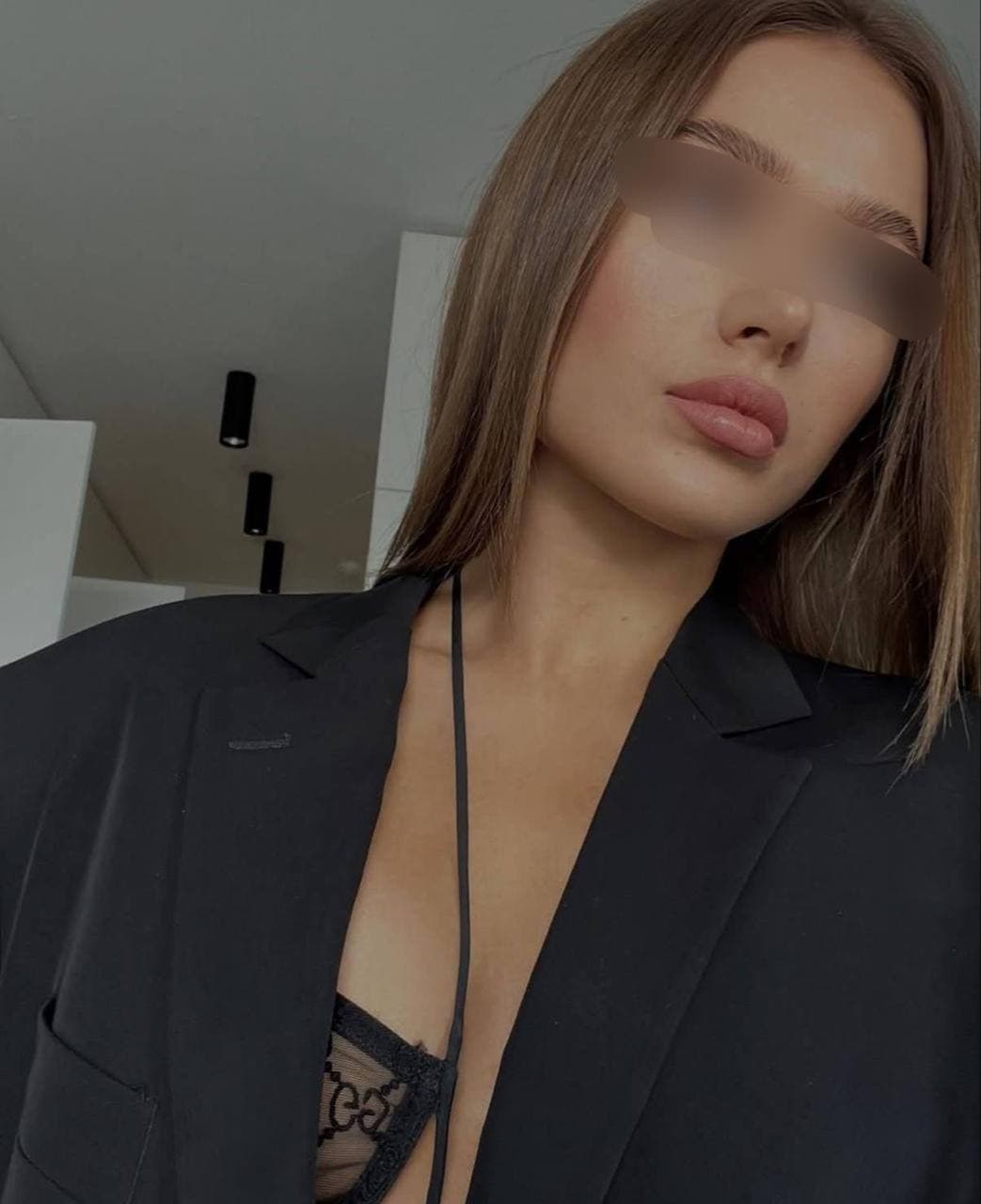 Kate, 20