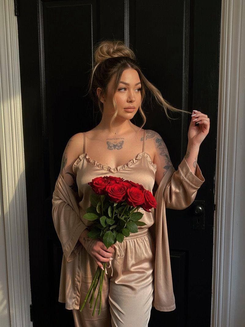 Emma, 25 — massage therapist in London