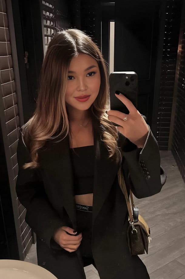 Kira, 25