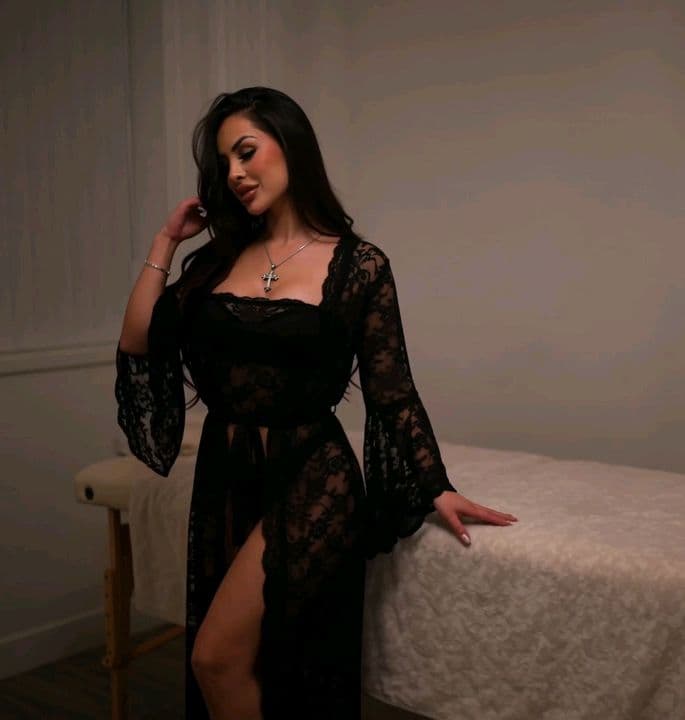 Rachel — Tantric Massage in Battersea, London (photo 2 of 2)