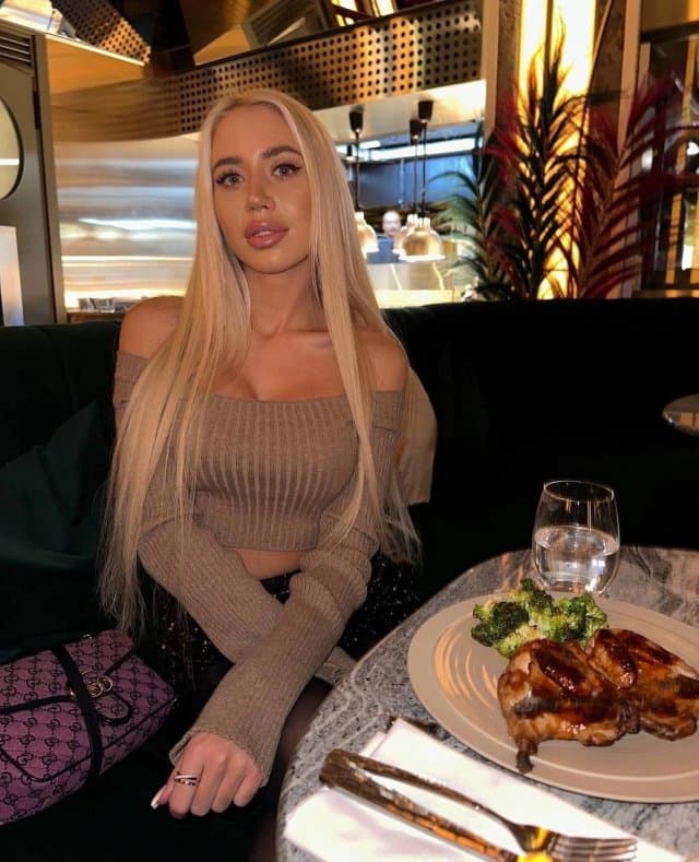 Liya, 25