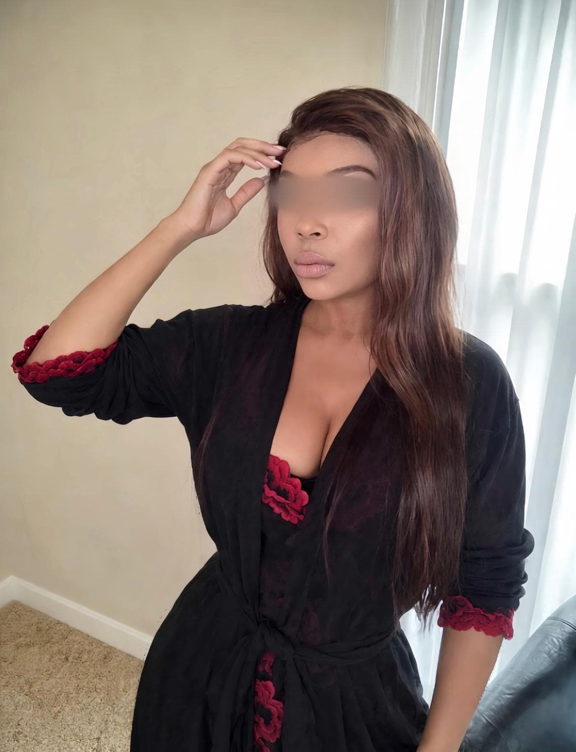 Daniella, 37